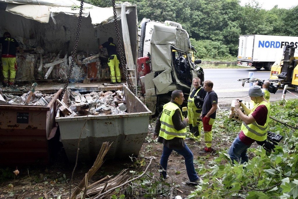 Schwerer VU A 3 Rich Oberhausen Hoehe AK Leverkusen P759.JPG - Miklos Laubert